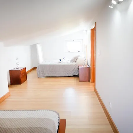 J&b Place Πόντα Ντελγκάντα