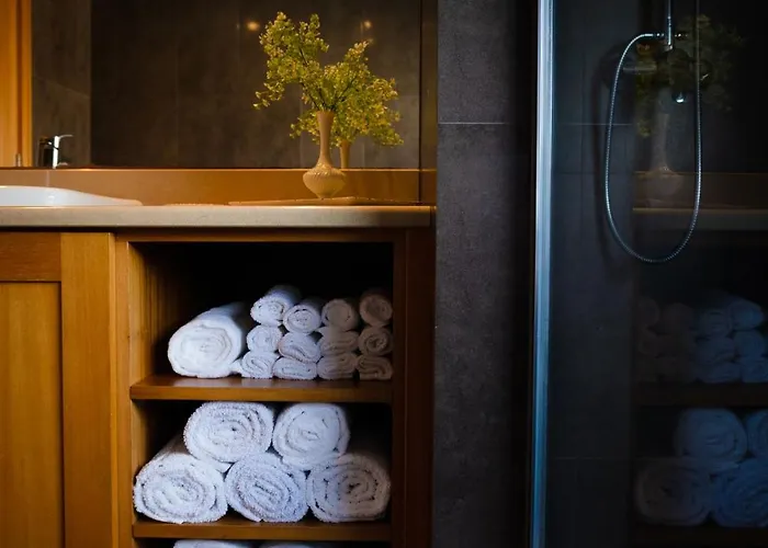 J&b Place Πόντα Ντελγκάντα