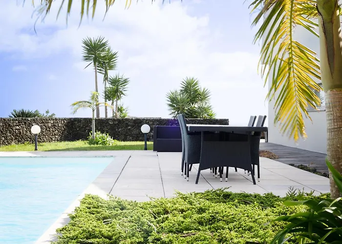 J&b Place Πόντα Ντελγκάντα