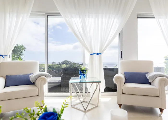 Βίλα J&b Place Πόντα Ντελγκάντα