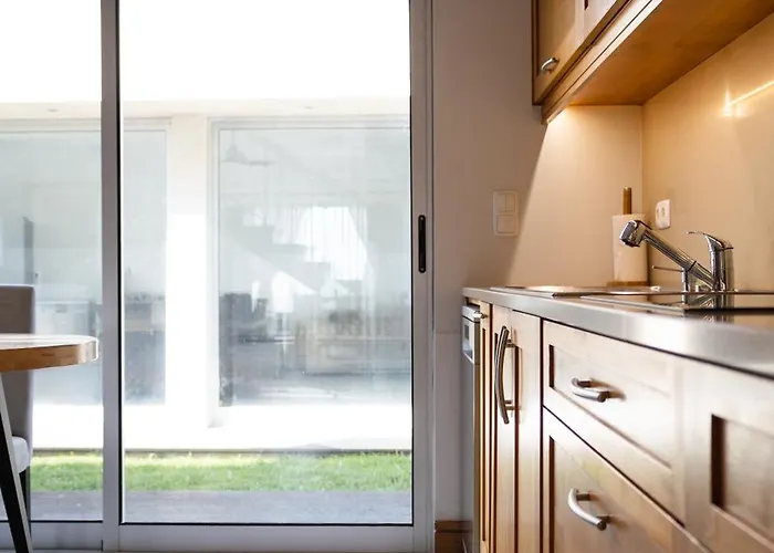 J&b Place * Πόντα Ντελγκάντα