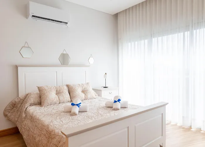 J&b Place Πόντα Ντελγκάντα