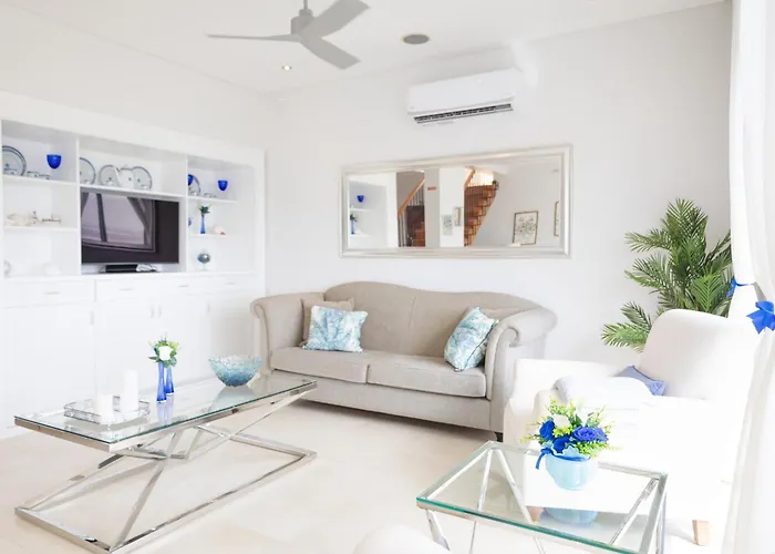 Βίλα J&b Place Πόντα Ντελγκάντα